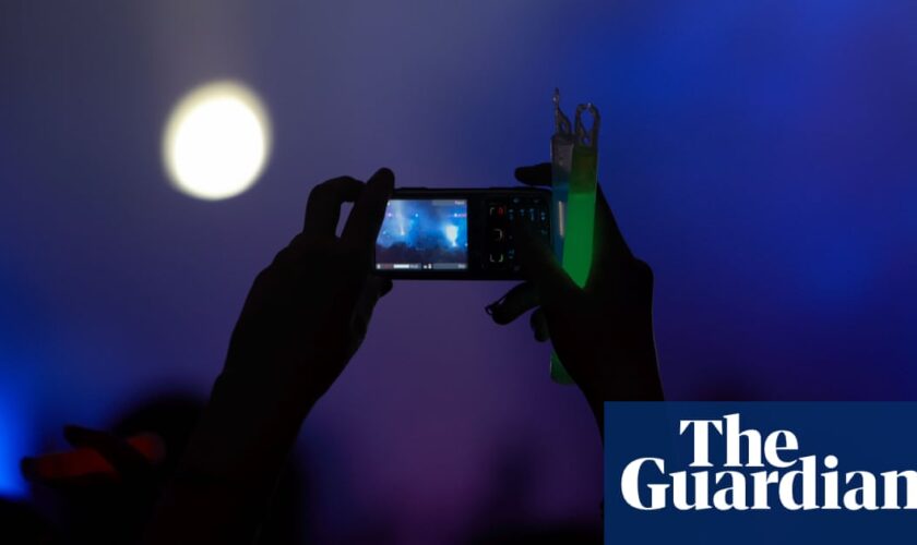 Snap out of it: Manchester club joins growing trend to ban phone cameras