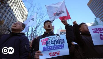 South Korea: Calls for resignations after martial law bid