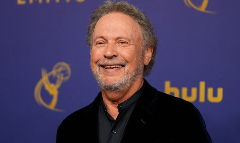 Bekannt als Komiker, ist er nun in einer düsteren Thriller-Serie zu sehen: Billy Crystal. (Archivfoto) Foto: Jae C. Hong/Invisio