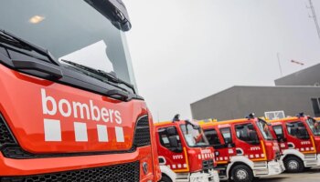 Temporal de viento en Cataluña: una mujer, herida grave en Barcelona tras caer  un árbol  y  150 pasajeros de un  tren atrapados en Tarragona