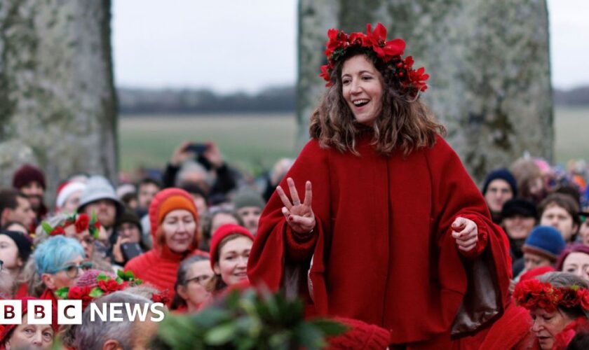 Thousands celebrate winter solstice at historic sites