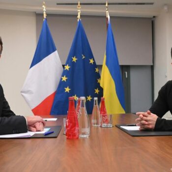 Ukraine updates: Zelenskyy, Macron discuss troops deployment