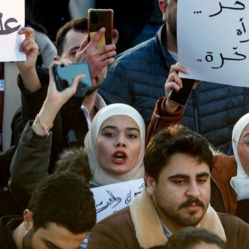 In Syrien wird genau beobachtet, ob die Übergangsregierung die Rechte von Frauen respektiert. (Archivbild) Foto: Omar Sanadiki/A