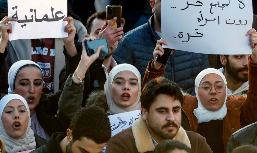 In Syrien wird genau beobachtet, ob die Übergangsregierung die Rechte von Frauen respektiert. (Archivbild) Foto: Omar Sanadiki/A