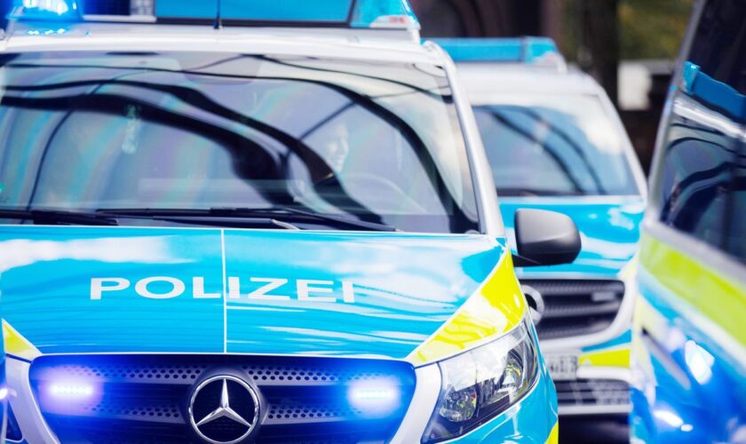 Der 22-Jährige starb bei dem Unfall. (Symbolbild) Foto: Rolf Vennenbernd/dpa