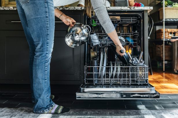 Unusual dishwasher tea towel trick gets glasses bone dry and sparkling