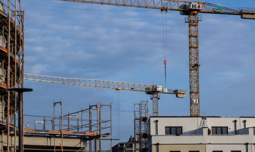 Soll die Mietpreisbremse verschärft werden? Die Berliner Grünen sind dafür. (Archivbild) Foto: Monika Skolimowska/dpa