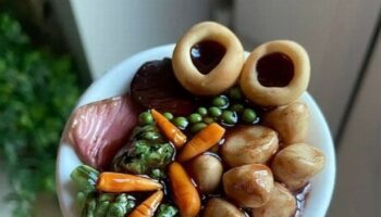 Woman's 'Christmas dinner' slammed as 'minging' - but all is not what it seems