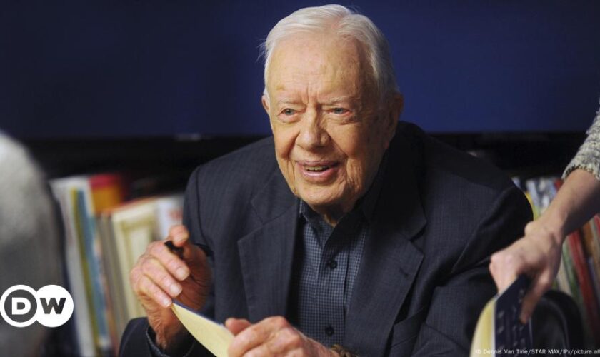 World leaders praise Jimmy Carter's legacy