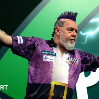 Peter Wright celebrates victory