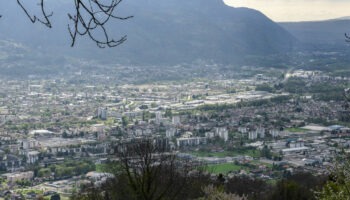 Alerte en Haute-Savoie : sous le brouillard depuis une semaine, la vallée de l’Arve placée en vigilance rouge aux particules fines