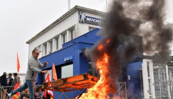 Mobilisation de salariés de Michelin de l'usine de Vannes contre la fermeture annoncée du site, le 8 novembre 2024