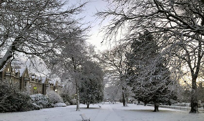 UK weather live: Amber snow warnings for much of UK with up to 40cm forecast as temperatures fall to -7.4C