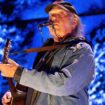 Neil Young jouera finalement au festival de Glastonbury, l’artiste pointe une « erreur »