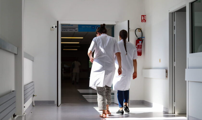 Quelles revendications porte le NFP pour l'hôpital public ?