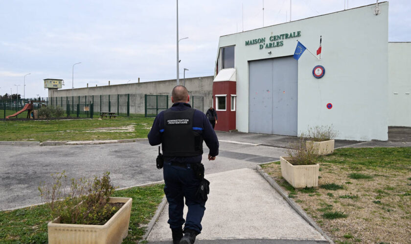 Prise d’otages à la prison d’Arles : le détenu s’est rendu, les cinq personnes retenues ont été libérées