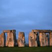 Au Royaume-Uni, ce lever de soleil sur un Stonehenge gelé sera la plus belle photo de votre week-end