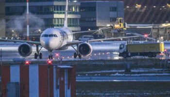 Glättegefahr: Einschränkungen bei Bahn und Flughäfen wegen Schnee und Glätte