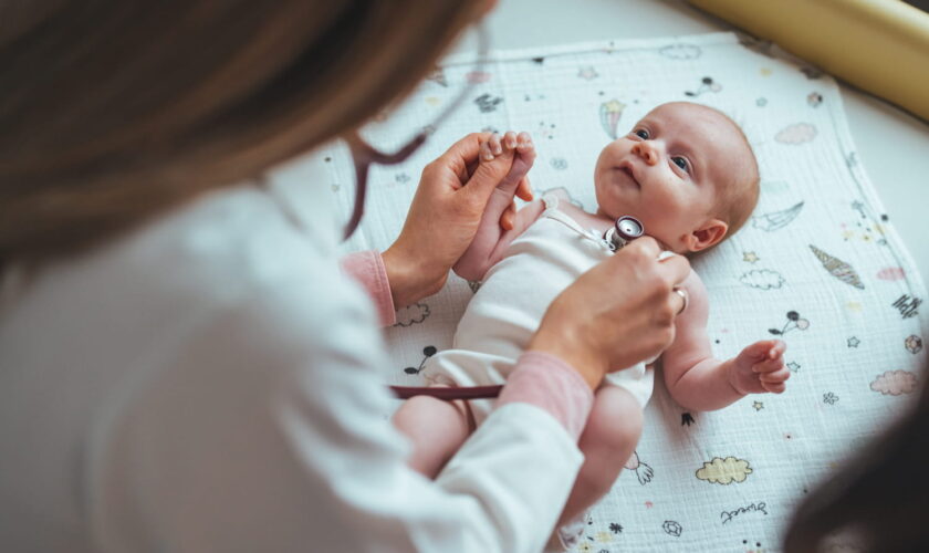 Cette consultation médicale chez les enfants vient d'être supprimée - "on ne comprend pas pourquoi", confie un pédiatre