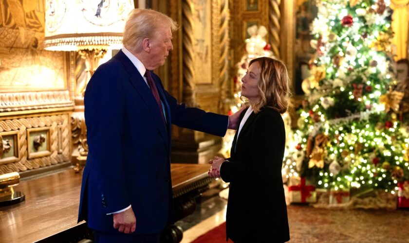 Giorgia Meloni a rendu une visite surprise (et très politique) à Donald Trump dans sa résidence de Mar-a-Lago