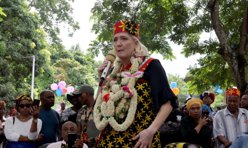 Marine Le Pen estime que le plan Mayotte debout "ne va pas assez loin"