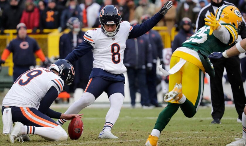 Bears' game-winning field goal drops Packers in NFC playoff seeding, snaps 10-game losing streak