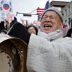 Un partisan du président sud-coréen déchu Yoon Suk Yeol manifeste à Séoul, le 6 janvier 2025