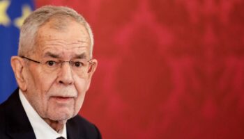 Bundespräsident van der Bellen beauftragt FPÖ-Chef Kickl mit Regierungsbildung