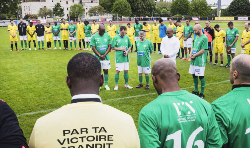 Au bord du terrain à Poissy, les «Holy Games» amen du monde