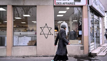 Plusieurs étoiles de David taguées à proximité de l’Hypercacher à Vincennes et Saint-Mandé