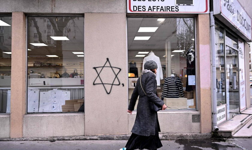 Plusieurs étoiles de David taguées à proximité de l’Hypercacher à Vincennes et Saint-Mandé