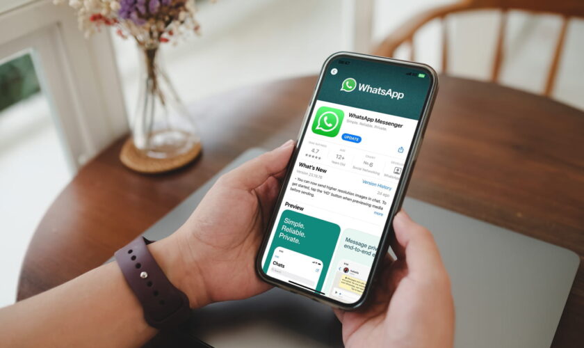 WhatsApp cessera de fonctionner sur plusieurs iPhone dans quelques semaines, mais il existe une technique pour continuer de l'utiliser
