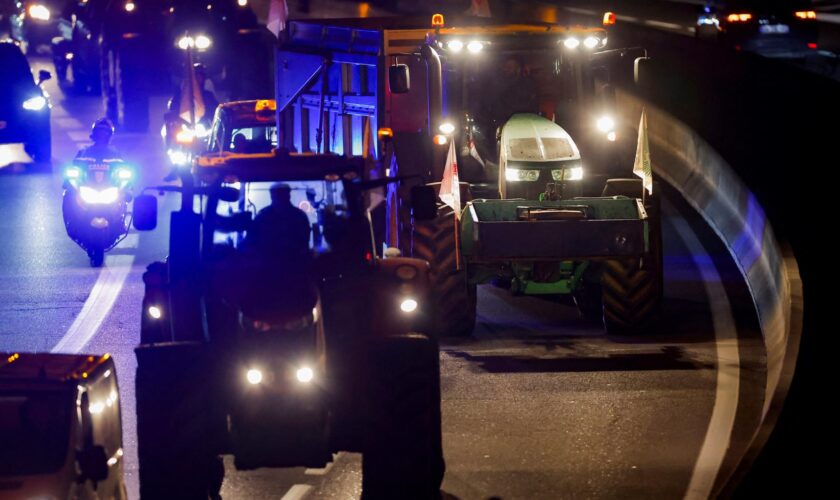 Ces deux tracteurs dans Paris, une « victoire symbolique » pour la Coordination rurale