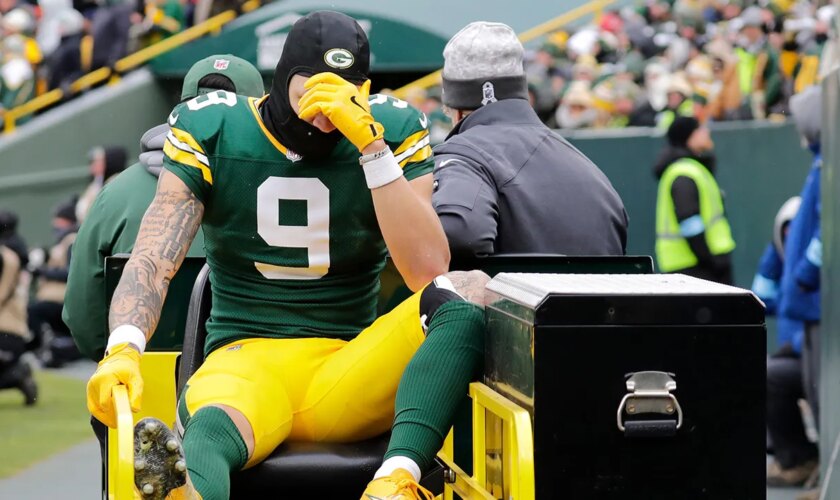 Packers take huge hit on offense before playoffs as star wide receiver suffers knee injury