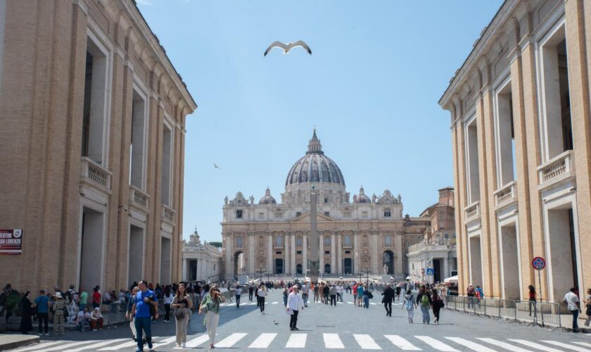 Le pape nomme pour la première fois une femme, Simona Brambilla, à la tête d’un « ministère » au Vatican