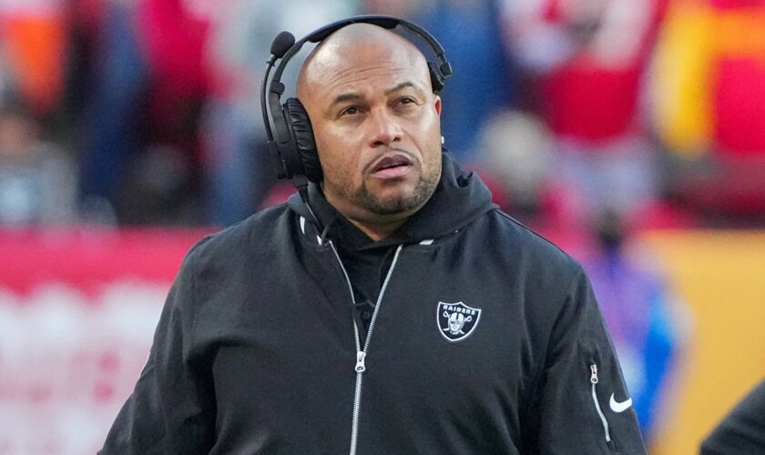 Raiders fire head coach Antonio Pierce: reports