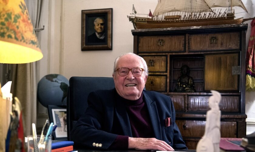 Le fondateur du Front national Jean-Marie Le Pen, dans son domaine de Rueil-Malmaison, lors d'un entretien le 9 janvier 2019.