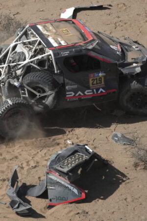 Dakar 2025 : Loeb disqualifié, le Français quitte la course à l'issue de la 3ème étape