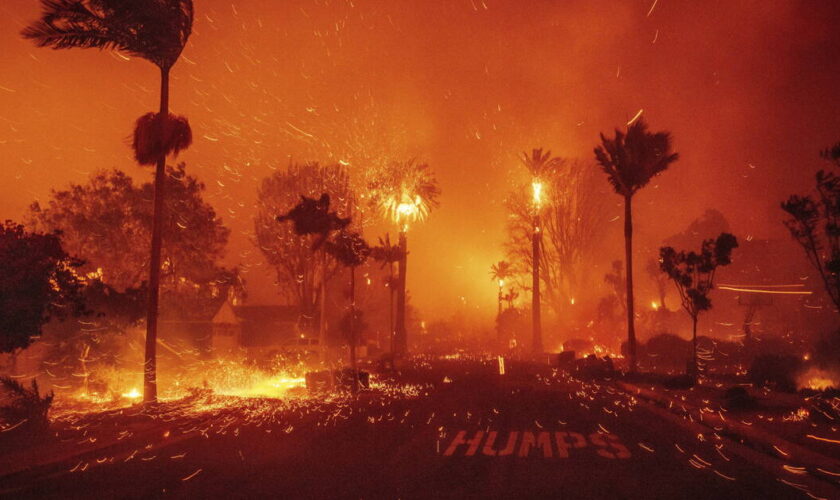 Los Angeles : deux morts dans un violent incendie, des milliers d’évacuations