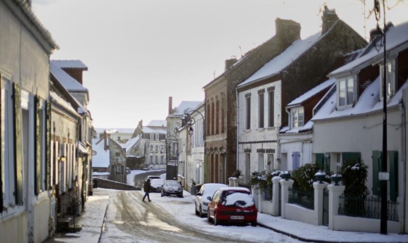 Neige-verglas : cinq départements du nord de la France placés en vigilance orange