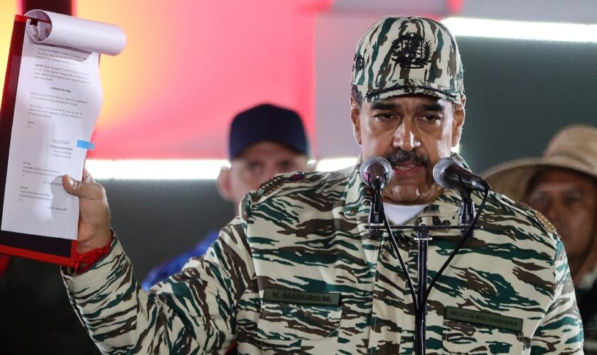 Le président vénézuélien Nicolas Maduro, pendant une cérémonie de prestation de serment pour les forces de sécurité le 7 janvier 2025 à Caracas