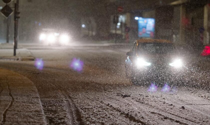 Schneechaos sorgt für Dutzende Unfälle in Deutschland