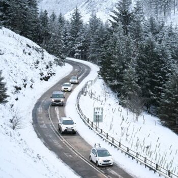 UK weather live: Snow and ice warnings today as cold snap sees temperatures plunge to -12.4C overnight