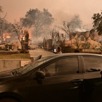 Des maisons détruites par un incendie à Altadena, au nord de Los Angeles, le 8 janvier 2025