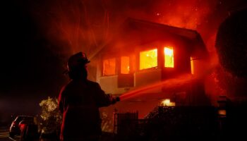 Los Angeles wildfires: Authorities battling looters on top of blazes