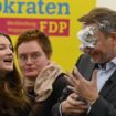 Reaktionen zu Wurf auf Lindner – „Fängt mit Torte an und hört mit Sprengsätzen auf“