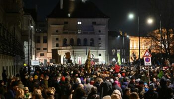 Österreich: Tausende demonstrieren in Wien gegen mögliche Regierung mit FPÖ