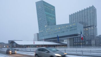 Dix départements en alerte orange à la neige ou aux crues, deux morts et une vingtaine de blessés dans le Nord