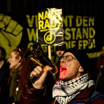 En Autriche, des dizaines de milliers de manifestants contre l’extrême droite aux portes du pouvoir