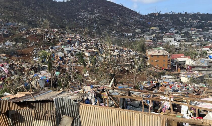 Mayotte menacée par la tempête tropicale Dikeledi, une pré-alerte cyclonique émise et la rentrée reportée